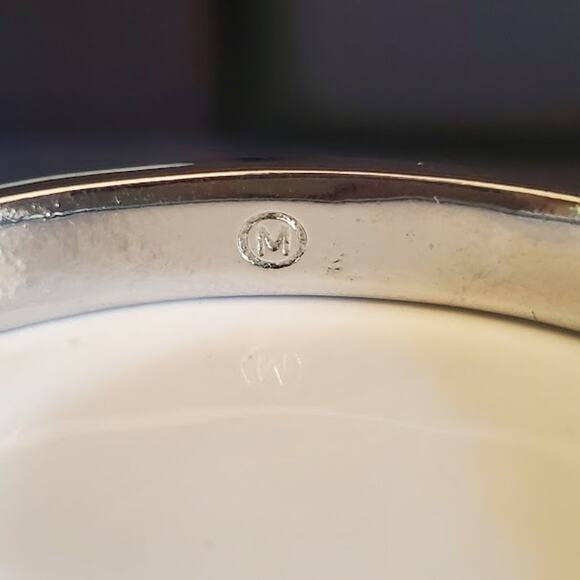 VTG Abalone Shell Inlay Bangle Bracelet Silver Tone with Ram Inserts Signed M - Picture 4 of 9